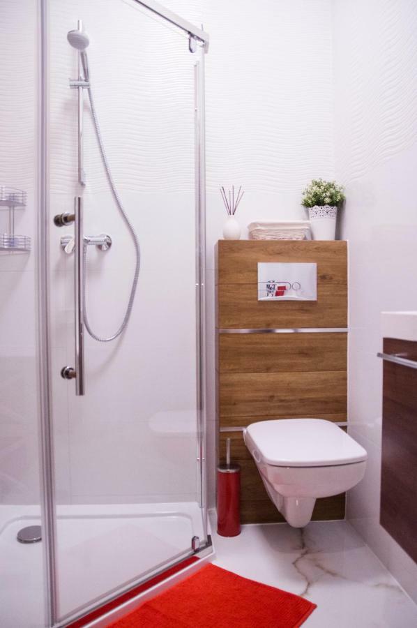 Jacuzzi Apartment Red Krakow Luaran gambar