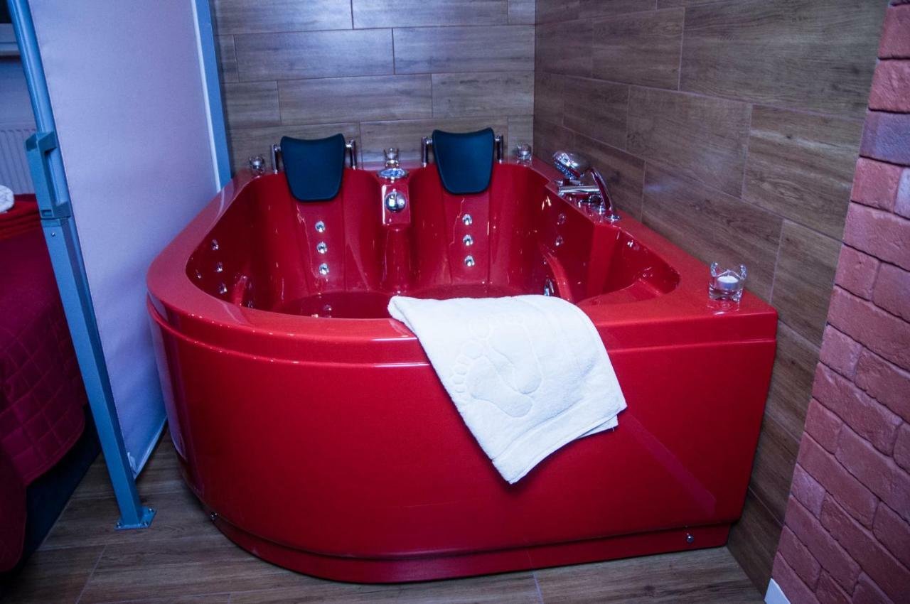 Jacuzzi Apartment Red Krakow Luaran gambar