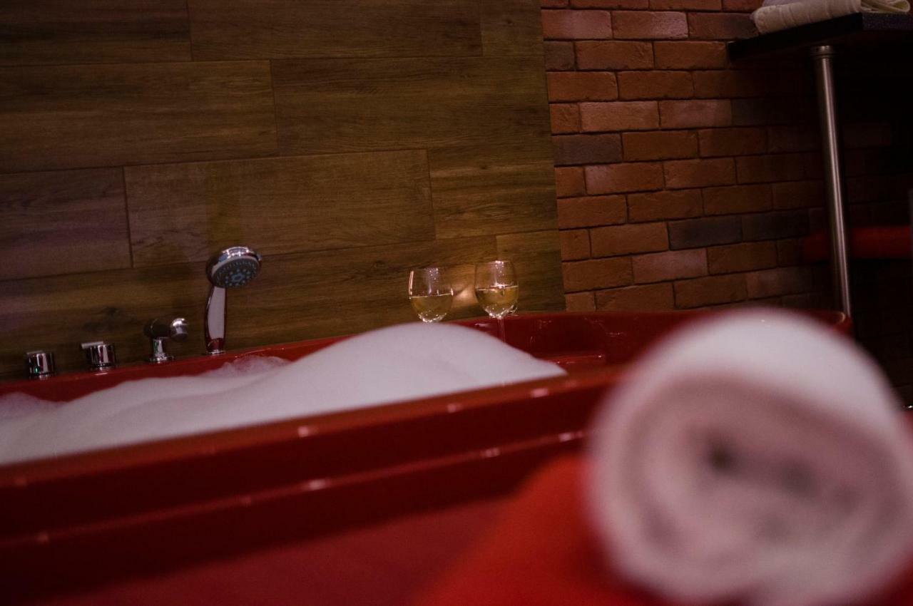 Jacuzzi Apartment Red Krakow Luaran gambar